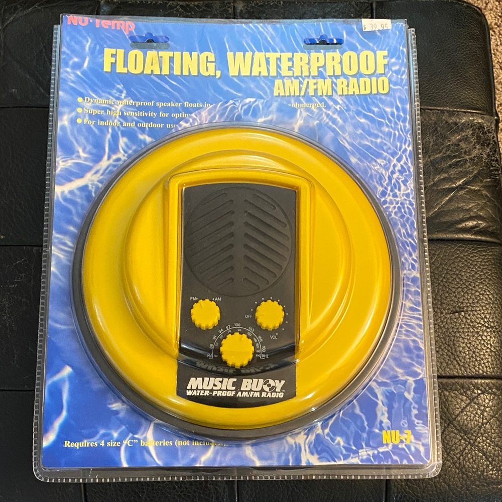 Floating Waterproof AM/FM Radio